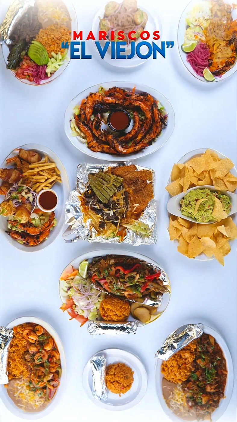 Inside Mariscos El Viejón